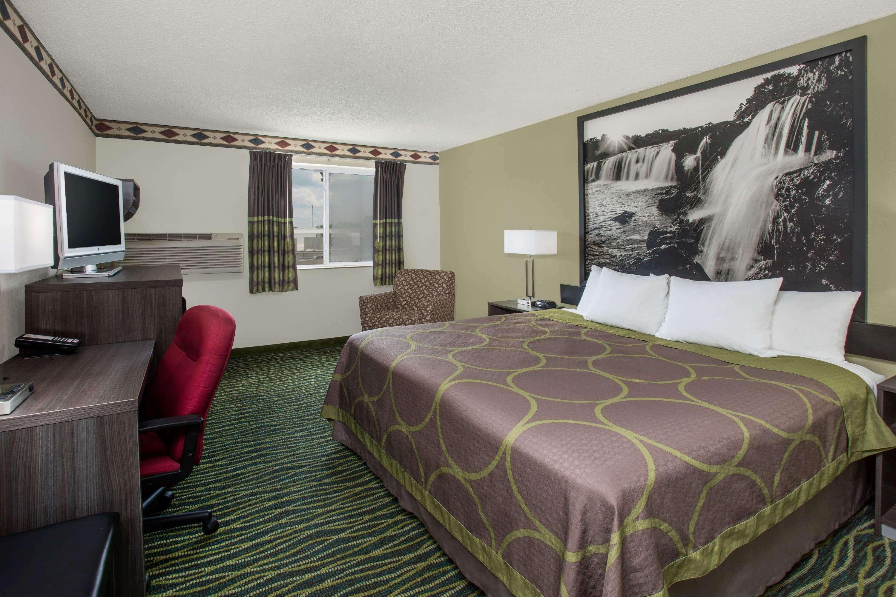 Super 8 By Wyndham Independence Kansas City Exterior photo